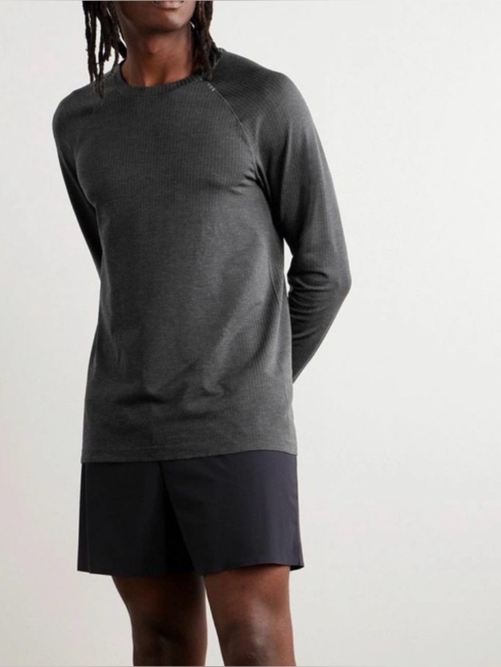 Lululemon T shirt medium gray Metal Vent Tech 2.5 Perforated Jersey logo